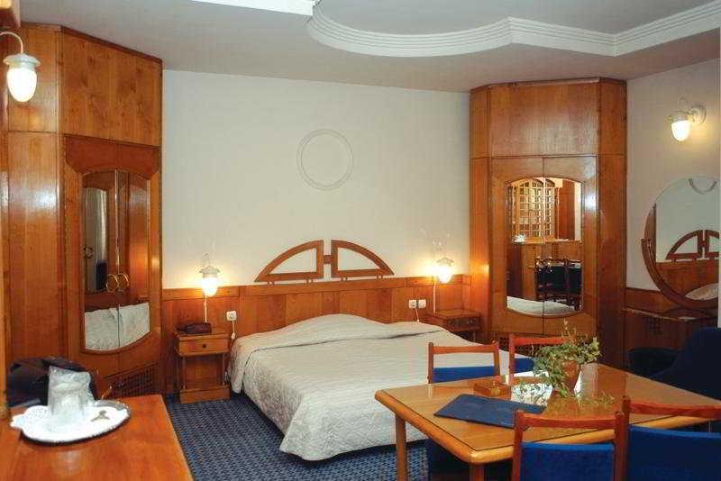 Aro Palace Hotel 5*